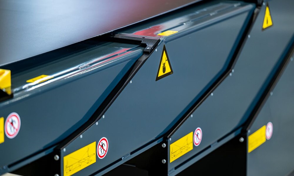 Large PPT Linkedin Classic Conveyor 123